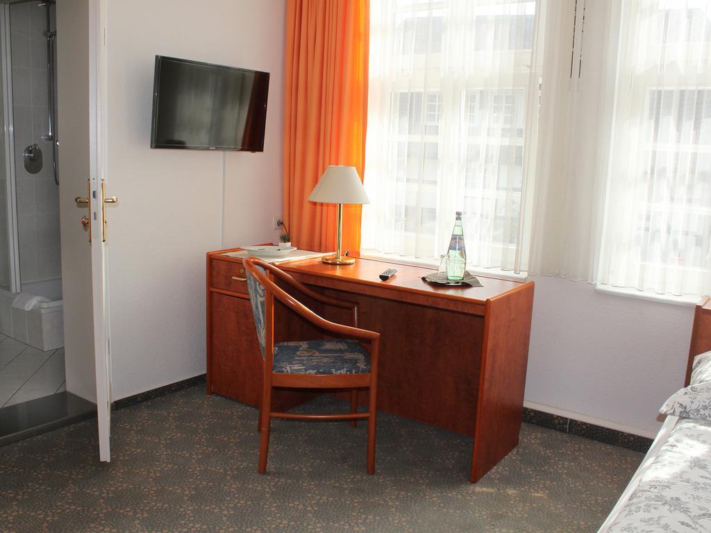 Parkhotel & Kurcafe Bad Sassendorf Bagian luar foto